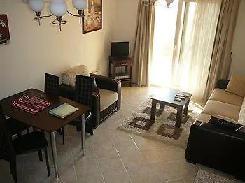 Royal Heights Szálloda *
