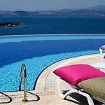 Royal Heights Hotel *