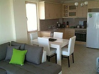 Royal Heights Hotel *